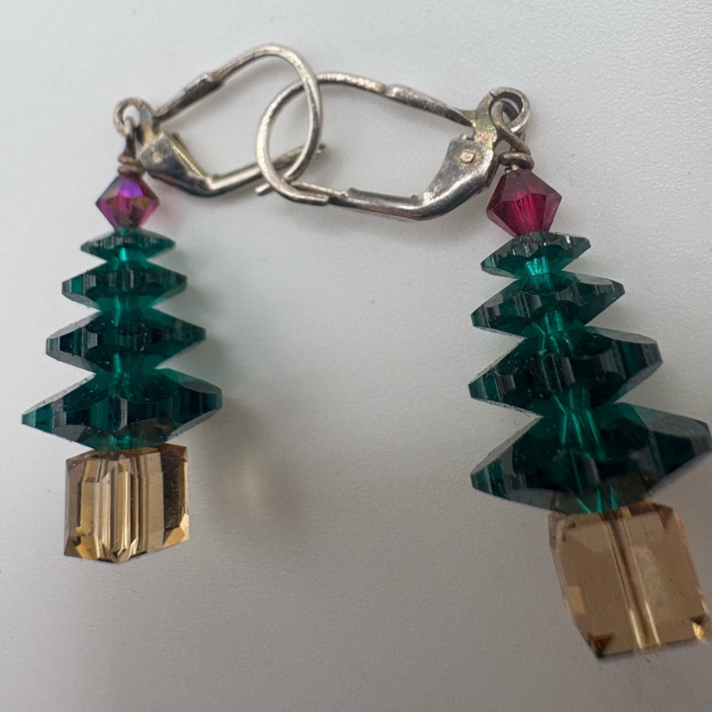 Vintage Crystal Christmas Tree Earrings – Holiday Green Red & Gold Beads